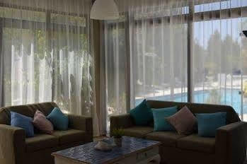 Tasiana Star Complex מלון דירות לימסול